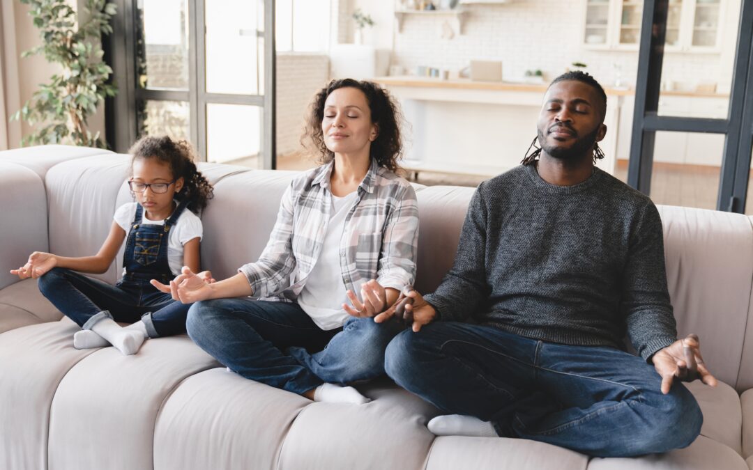 Simplifiez votre rentrée ! AXEO Services prend en charge ménage, garde d’enfants et entretien pour un retour de vacances sans stress.